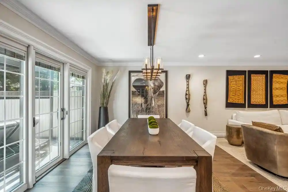 Listing Photo 13 - Condo for sale in building located at 10 Pond Vw Ct, Oyster Bay, NY 11753