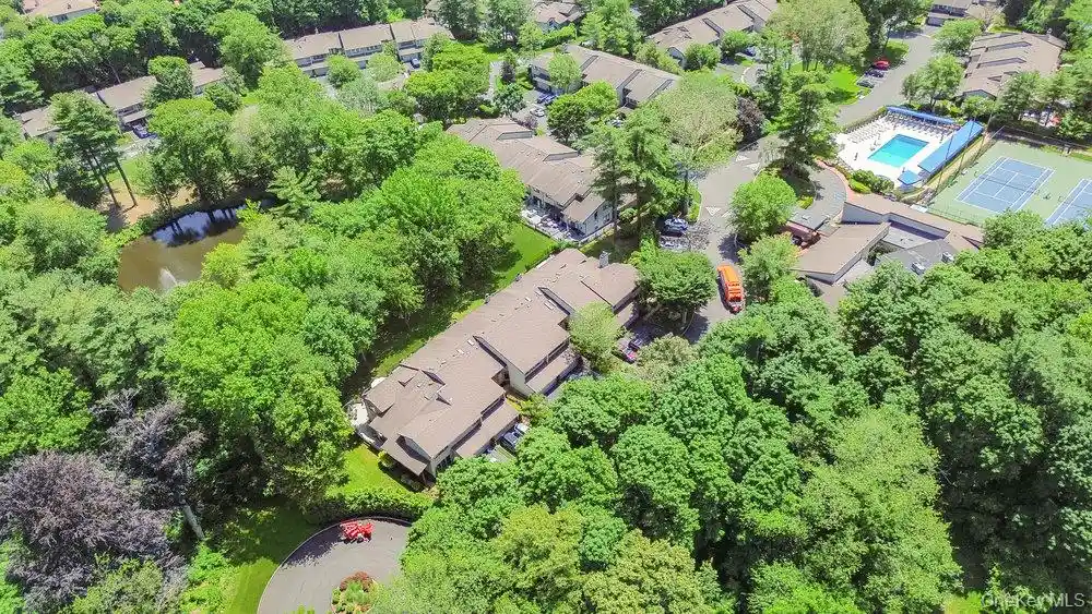 Listing Photo 42 - Condo for sale in building located at 10 Pond Vw Ct, Oyster Bay, NY 11753
