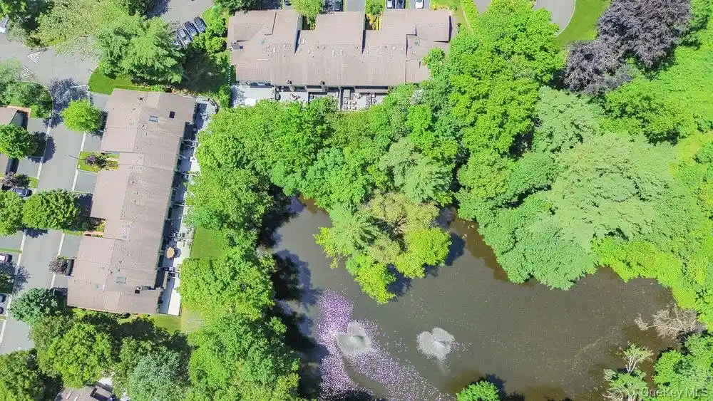 Listing Photo 46 - Condo for sale in building located at 10 Pond Vw Ct, Oyster Bay, NY 11753