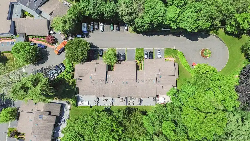 Listing Photo 47 - Condo for sale in building located at 10 Pond Vw Ct, Oyster Bay, NY 11753