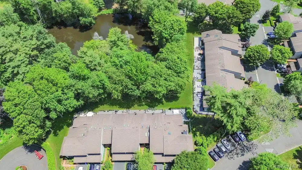 Listing Photo 48 - Condo for sale in building located at 10 Pond Vw Ct, Oyster Bay, NY 11753