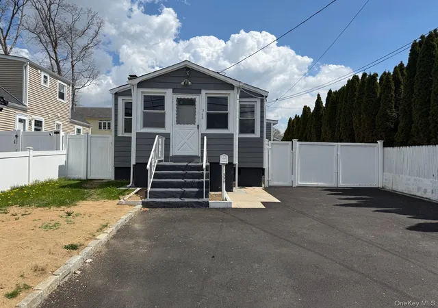 Photo 2 of Single family home for sale at 354 Beachview St, Copiague, NY 11726 | MLS# 1056924 | Listing updated on 2026-09-30