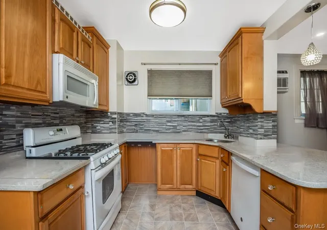 Photo 4 of House for sale at 78-22 79th Lane, New York, NY 11385 | MLS# 1056933 | Listing updated on 2026-10-07