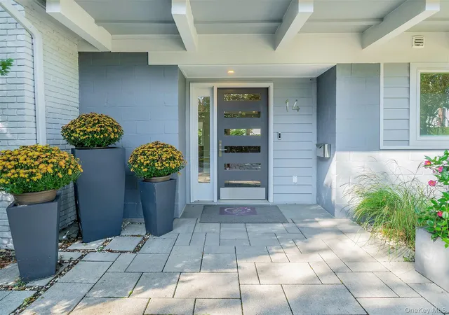 Photo 3 of Single family home for sale at 14 Highland Pl, Oyster Bay, NY 11579 | MLS# 1056953 | Listing updated on 2026-10-07