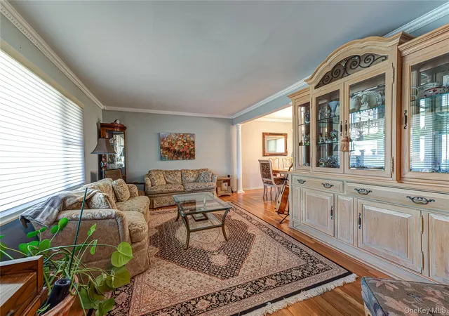 Photo 3 of Single family home for sale at 20 Evon Dr SW, Oyster Bay, NY 11791 | MLS# 1056960 | Listing updated on 2026-10-07