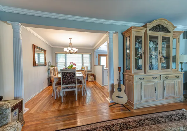 Photo 4 of Single family home for sale at 20 Evon Dr SW, Oyster Bay, NY 11791 | MLS# 1056960 | Listing updated on 2026-10-07