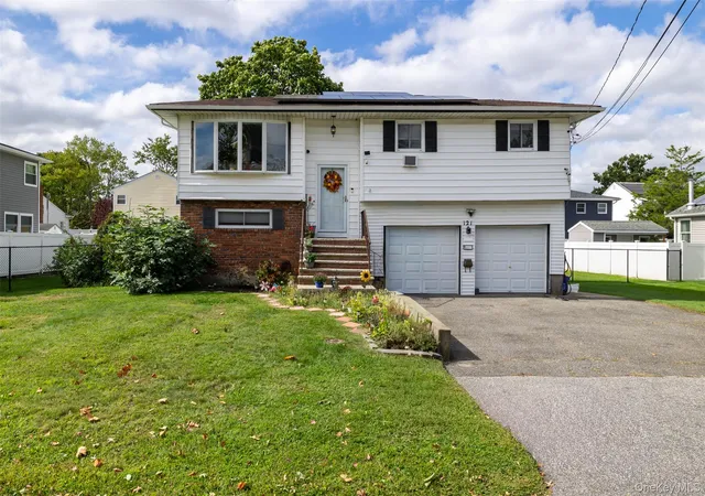 Single family home for sale at 121 W Lake Dr, Babylon, NY 11757 | MLS# 1056977