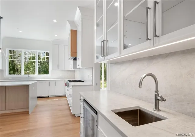 Photo 4 of Single family home for sale at 21 Barry Rd, Scarsdale, NY 10583 | MLS# 1056979 | Listing updated on 2026-10-08