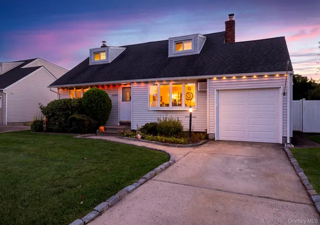 Photo 2 of Single family home for sale at 2066 Seaford Ave, Seaford, NY 11783 | MLS# 1056980 | Listing updated on 2026-10-08