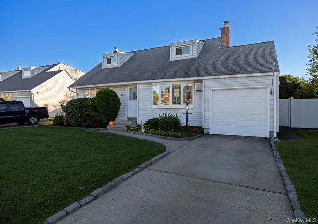 Photo 3 of Single family home for sale at 2066 Seaford Ave, Seaford, NY 11783 | MLS# 1056980 | Listing updated on 2026-10-08