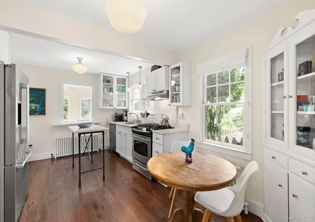 Photo 4 of Single family home for sale at 98 Sherrill Rd, East Hampton, NY 11937 | MLS# 1056992 | Listing updated on 2026-10-03
