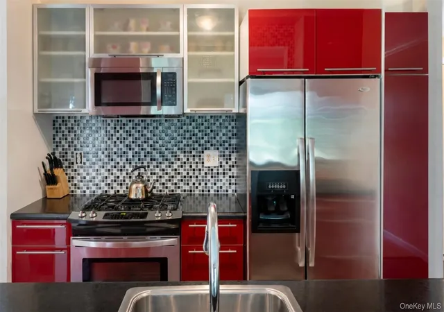 Listing Photo 5 - Condo for sale in building located at 5 High Mdw Trl, Peekskill, NY 10566 - Unit #5
