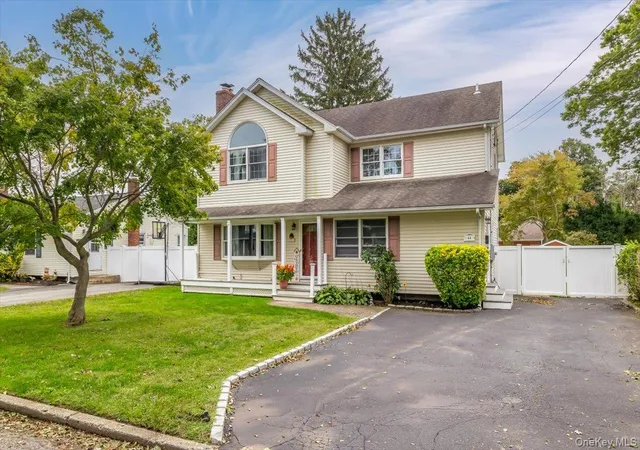 Photo 1 of Single family home for sale at 44 Garfield Pl, Huntington, NY 11731 | MLS# 1057023 | Listing updated on 2026-10-01