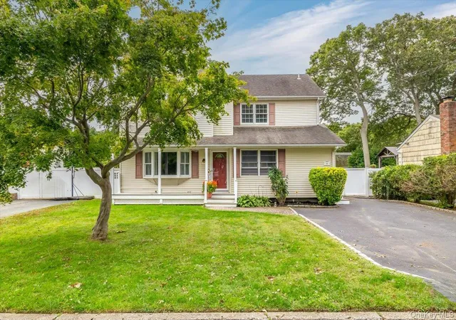 Photo 2 of Single family home for sale at 44 Garfield Pl, Huntington, NY 11731 | MLS# 1057023 | Listing updated on 2026-10-01