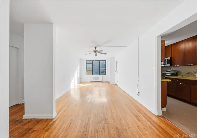 Listing Photo 2 - Condo for sale in building located at 2860 Bailey Ave, Bronx, NY 10463 - Unit #5H