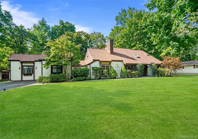 Photo 1 of Single family home for sale at 1 W Gate Dr, Huntington, NY 11743 | MLS# 1057045 | Listing updated on 2026-10-06