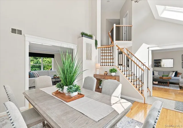 Photo 4 of Single family home for sale at 5 Aspatuck Ct, Smithtown, NY 11725 | MLS# 1057059 | Listing updated on 2026-10-01