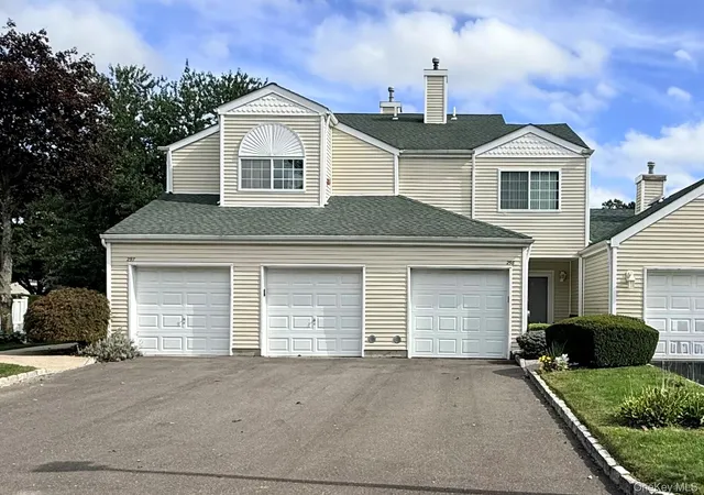 Photo 1 of Condo for sale at 298 Prairie Ct, Brookhaven, NY 11949 | MLS# 1057060 | Listing updated on 2026-10-06