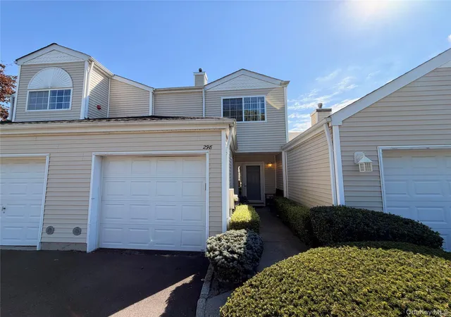 Photo 2 of Condo for sale at 298 Prairie Ct, Brookhaven, NY 11949 | MLS# 1057060 | Listing updated on 2026-10-06