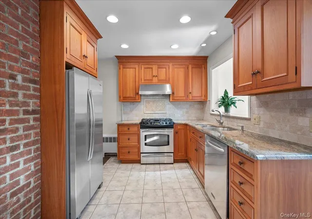 Photo 2 of Single family home for sale at 18 Maywood Ave, Rye Town, NY 10573 | MLS# 1057075 | Listing updated on 2026-10-22