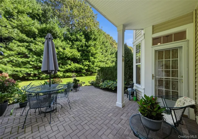 Listing Photo 5 - Condo for sale in building located at 163 Symphony Dr, Brookhaven, NY 11755
