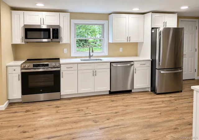 Photo 3 of Single family home for sale at 182 Frowein Rd, Brookhaven, NY 11934 | MLS# 1057109 | Listing updated on 2026-10-01