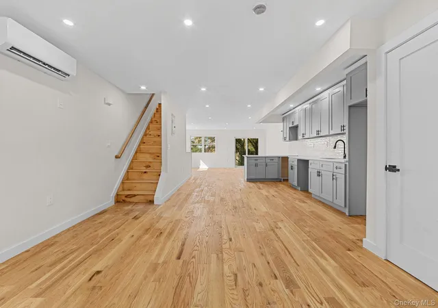 Listing Photo 5 - Condo for sale in building located at 666 Osborn St, New York, NY 11212