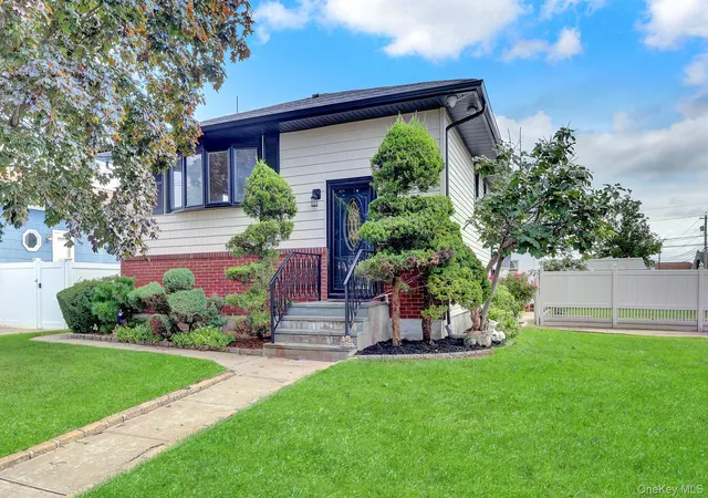 Photo 1 of Single family home for sale at 3273 5th Street, Hempstead, NY 11572 | MLS# 1057118 | Listing updated on 2026-10-01