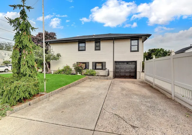 Photo 3 of Single family home for sale at 3273 5th Street, Hempstead, NY 11572 | MLS# 1057118 | Listing updated on 2026-10-01