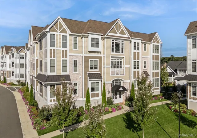 Photo 1 of Condo for sale at 20305 Aspenwood Dr #20305, Plainview, NY 11803 | MLS# 1057136 | Listing updated on 2026-10-11