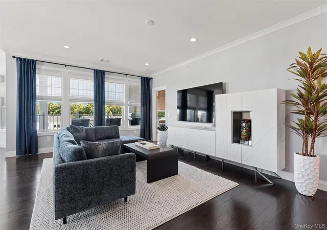 Photo 4 of Condo for sale at 20305 Aspenwood Dr #20305, Plainview, NY 11803 | MLS# 1057136 | Listing updated on 2026-10-11