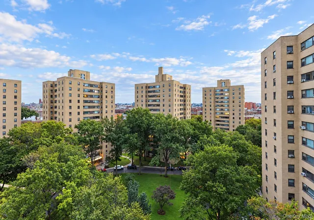 Photo 4 of House for sale at 4 Fordham Hl Oval #12G, New York, NY 10468 | MLS# 1057158 | Listing updated on 2026-10-01