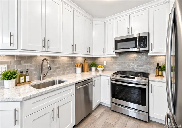 Listing Photo 2 - Condo for sale in building located at 5635 Netherland Ave, Bronx, NY 11238 - Unit #2C