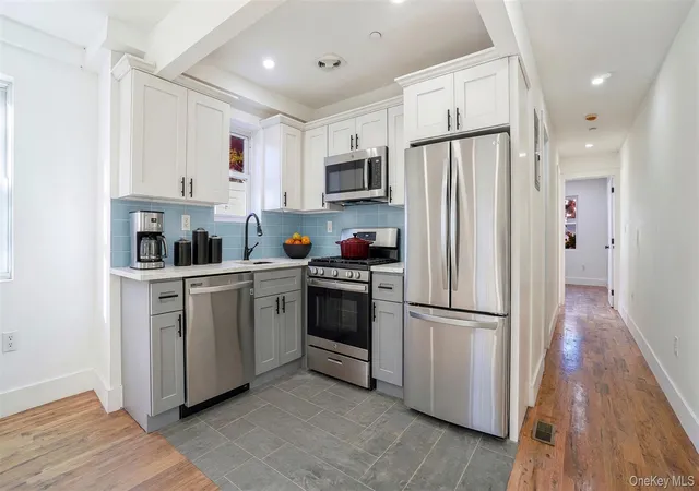Listing Photo 4 - Condo for sale in building located at 1011 E 221st St, New York, NY 10469