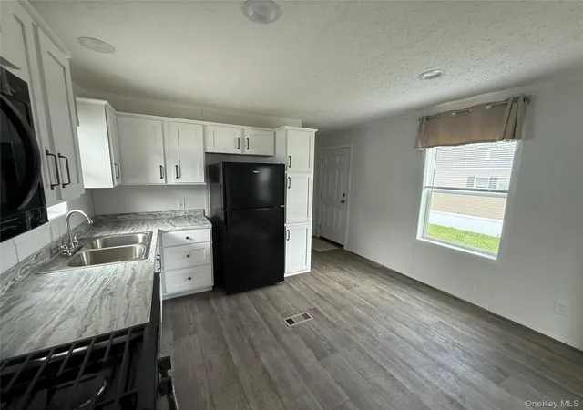Photo 4 of Manufactured home for sale at 62 Peebles Ln, Mamakating, NY 12721 | MLS# 1057213 | Listing updated on 2026-10-05