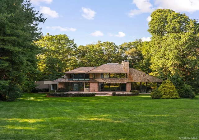 Single family home for sale at 101 Wheatley Rd, North Hempstead, NY 11568 | MLS# 1057238