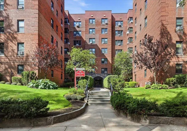 Condo for sale at 30 Ehrbar #F121, Mount Vernon, NY 10552 | MLS# 1057261