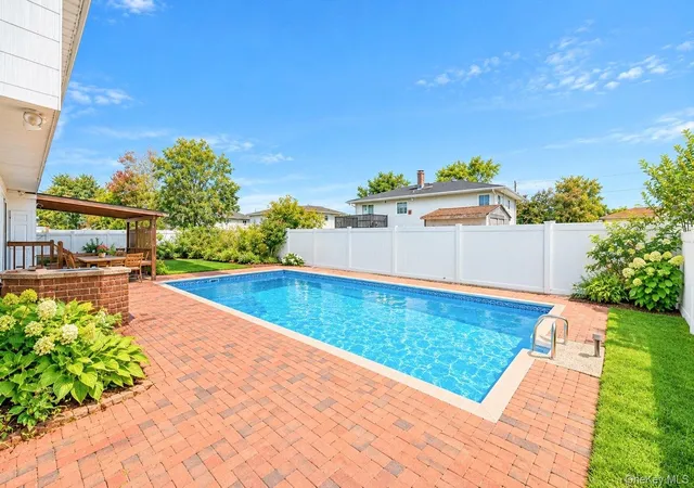 Photo 4 of Single family home for sale at 35 Jackson Ave, Brookhaven, NY 11720 | MLS# 1057269 | Listing updated on 2026-10-28