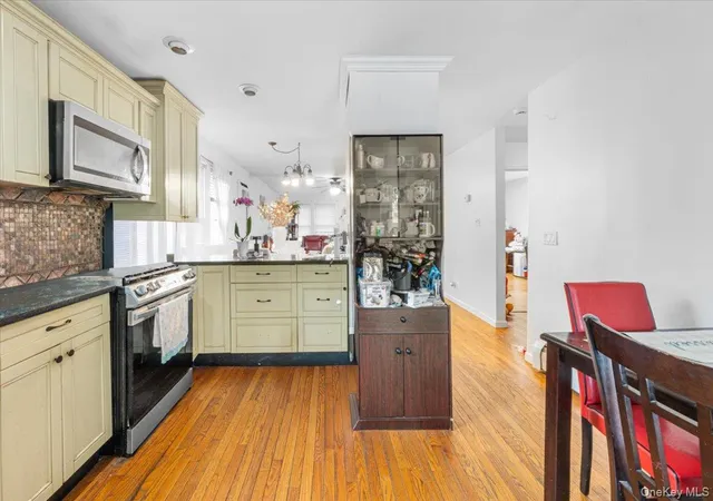 Photo 3 of Single family home for sale at 25 3rd Avenue, Islip, NY 11722 | MLS# 1057270 | Listing updated on 2026-10-01