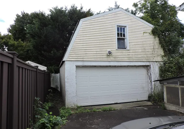 Photo 3 of Single family home for sale at 94 Locust Ave, Eastchester, NY 10583 | MLS# 1057273 | Listing updated on 2026-10-06