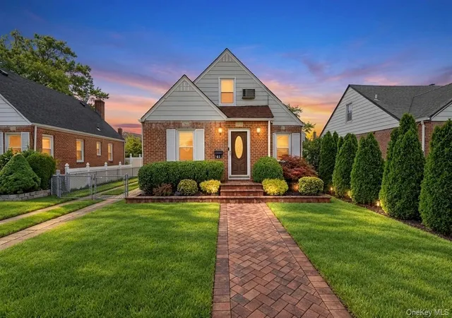 Photo 1 of Single family home for sale at 61 Stephen Pl, Hempstead, NY 11580 | MLS# 1057275 | Listing updated on 2026-10-05