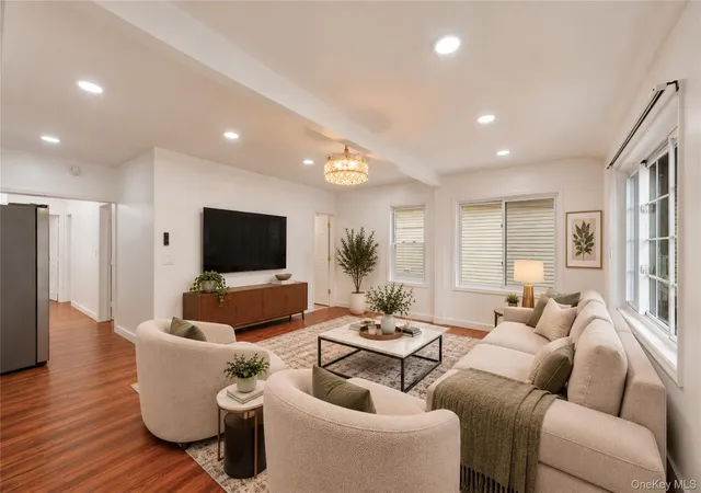 Listing Photo 5 - Condo for sale in building located at 100-33 205th St, New York, NY 11423
