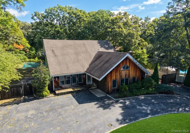 Photo 3 of Single family home for sale at 65 Morris Ave, Brookhaven, NY 11742 | MLS# 1057289 | Listing updated on 2026-10-01