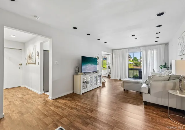 Photo 4 of Condo for sale at 383 Country Clb Ln, Haverstraw, NY 10970 | MLS# 1057294 | Listing updated on 2026-10-01