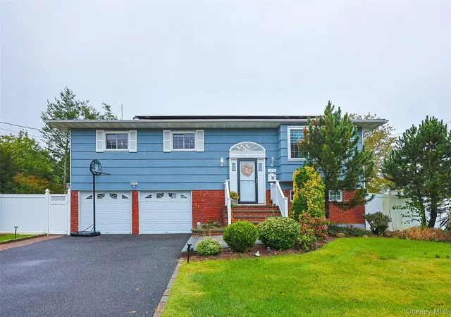 Single family home for sale at 46 Convent Rd, Oyster Bay, NY 11791 | MLS# 1057302