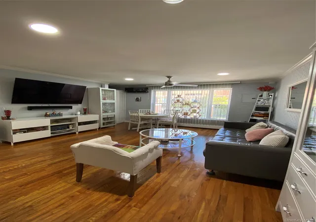 Photo 3 of House for sale at 175 Beach 29th St, New York, NY 11691 | MLS# 1057311 | Listing updated on 2026-10-08