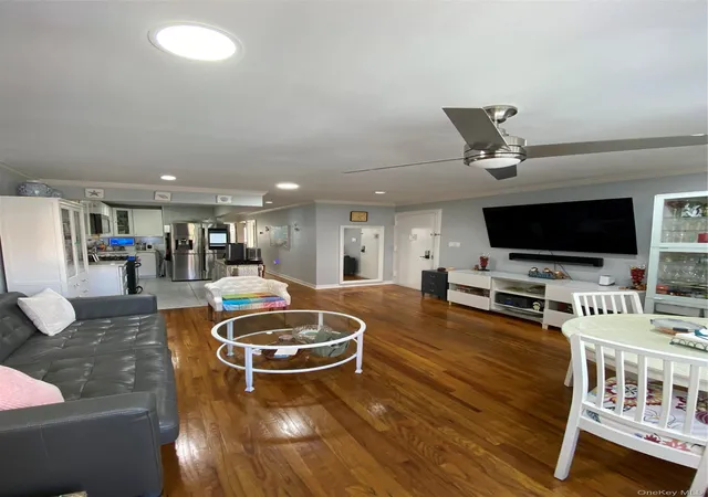 Photo 4 of House for sale at 175 Beach 29th St, New York, NY 11691 | MLS# 1057311 | Listing updated on 2026-10-08