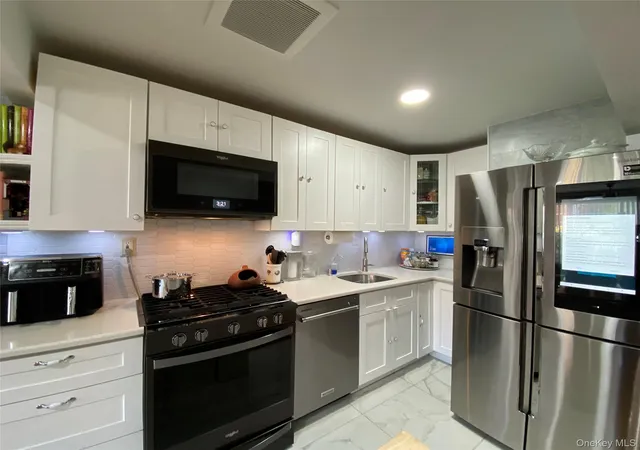 Photo 3 of Multi family home for sale at 175 Beach 29th St, New York, NY 11691 | MLS# 1057311 | Listing updated on 2026-10-08
