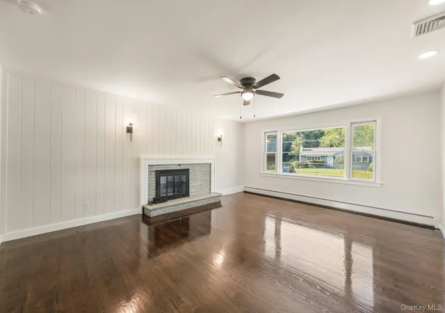Photo 4 of Single family home for sale at 1 Norah Ln, Hyde Park, NY 12538 | MLS# 1057317 | Listing updated on 2026-10-01