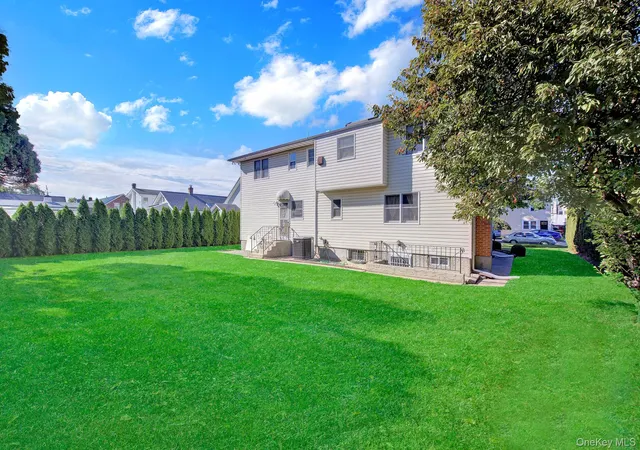 Photo 34 of Single family home for sale at 2 Old Broadway, North Hempstead, NY 11040 | MLS# 1057331 | Listing updated on 2026-10-07